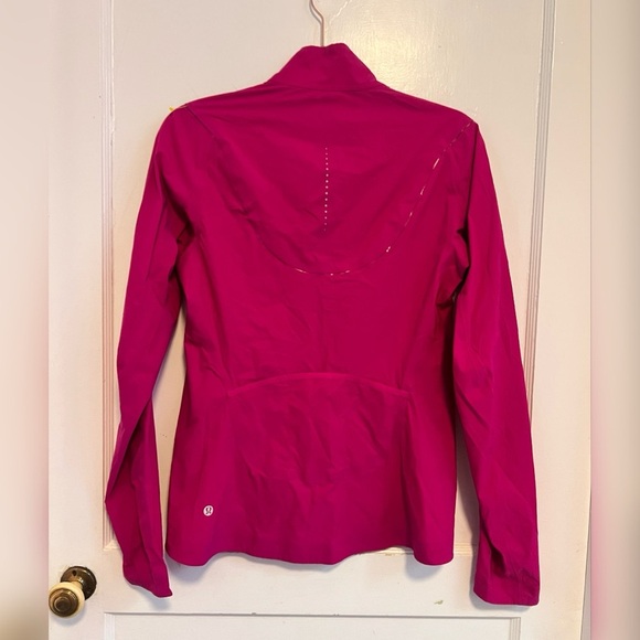 Lululemon Fast and Free
Windbreaker 
Ripened Raspberry $198 Size 8 Like New - Picture 7 of 7